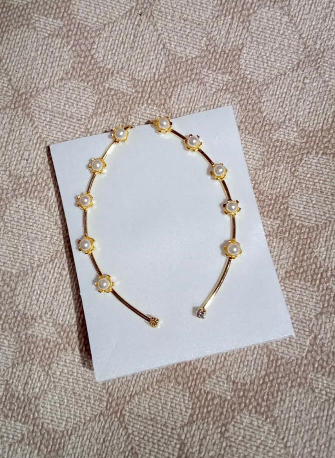 Pearl gold ear cuff earring