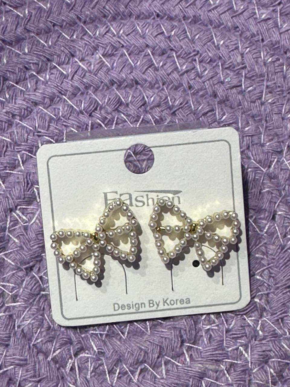 Korean Pearl bow stud earring